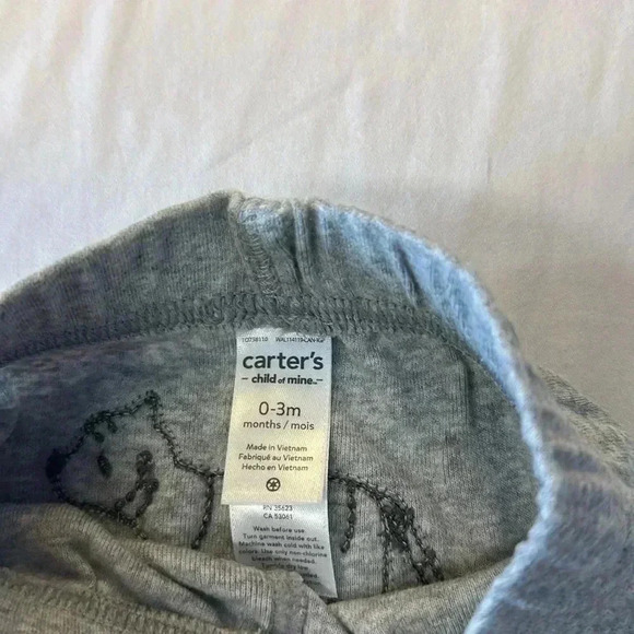 Child of Mine/Carter's - 2 piece newborn baby outfit. Size 0-3 months - Picture 6 of 7